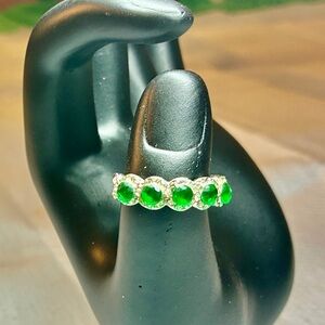 Round Cut Simulated Emerald Gems & Round Cut Cubic Zirconia in 9.25 S.S.